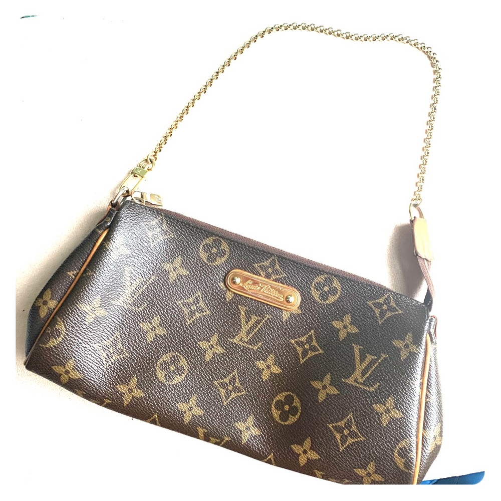 Authentic Louis Vuitton Eva clutch